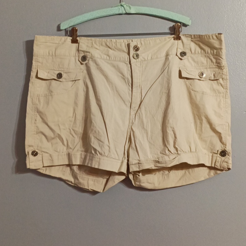 Toxic selection quality comfort size 22 tan shorts.